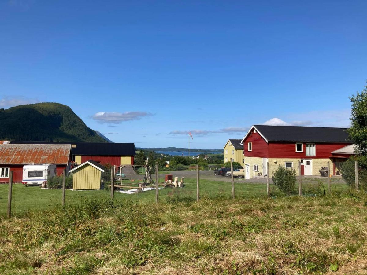 Rodseth Gardsovernatting Hytter Molde Exterior photo