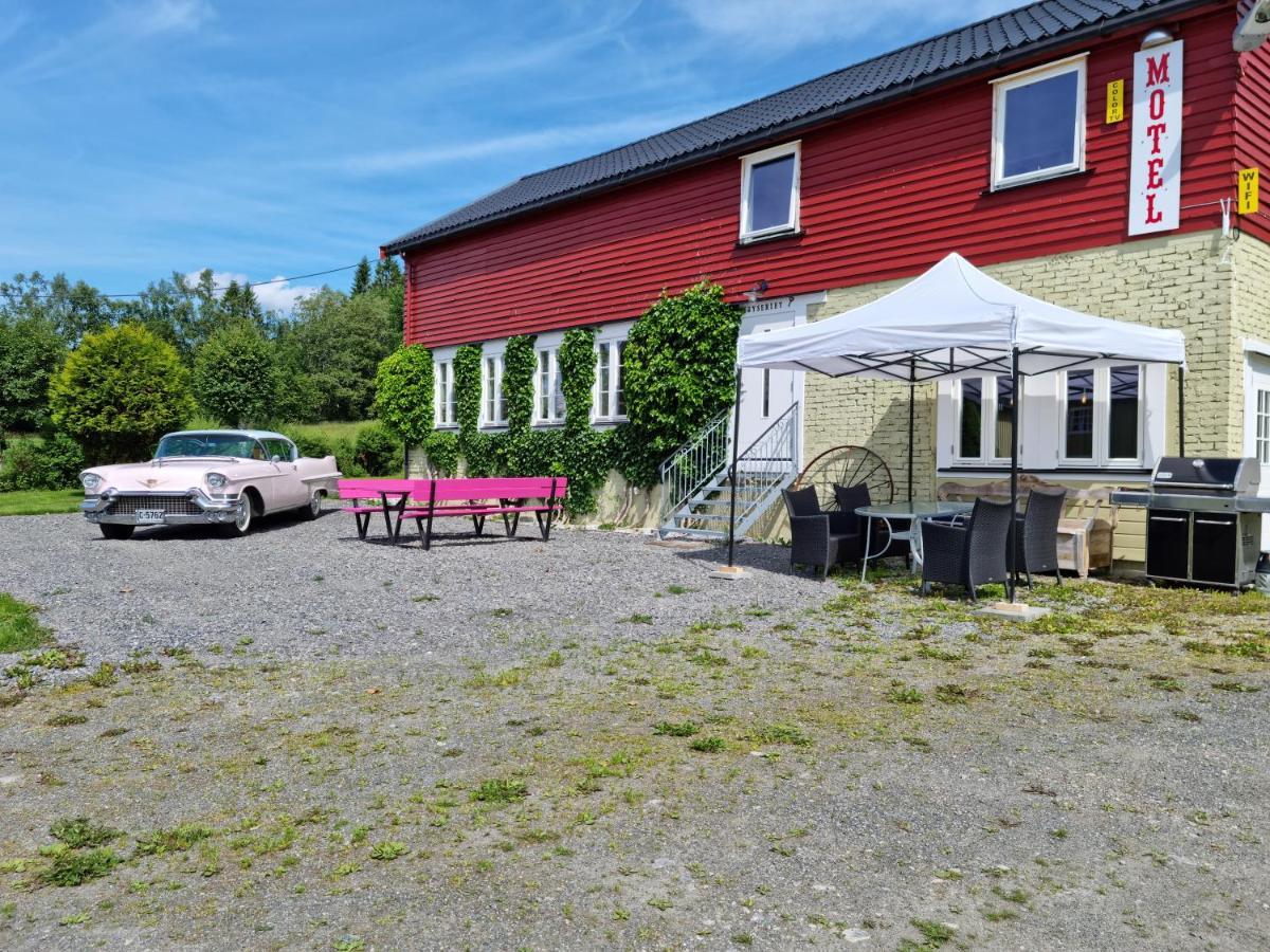 Rodseth Gardsovernatting Hytter Molde Exterior photo